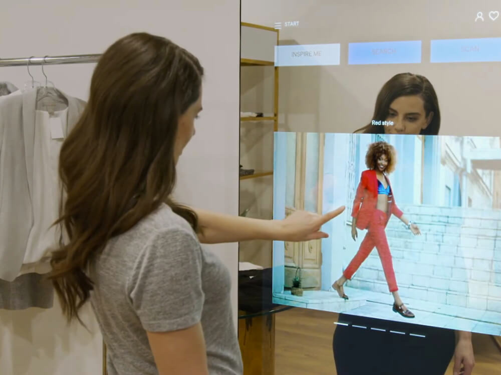 mio-mirror--sales-floor
